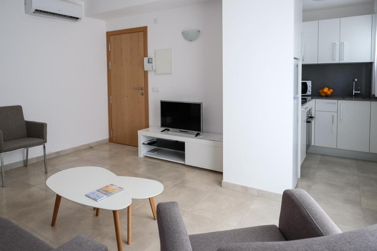 Sal Mar Suites Санта Еулалия дел Рио Екстериор снимка