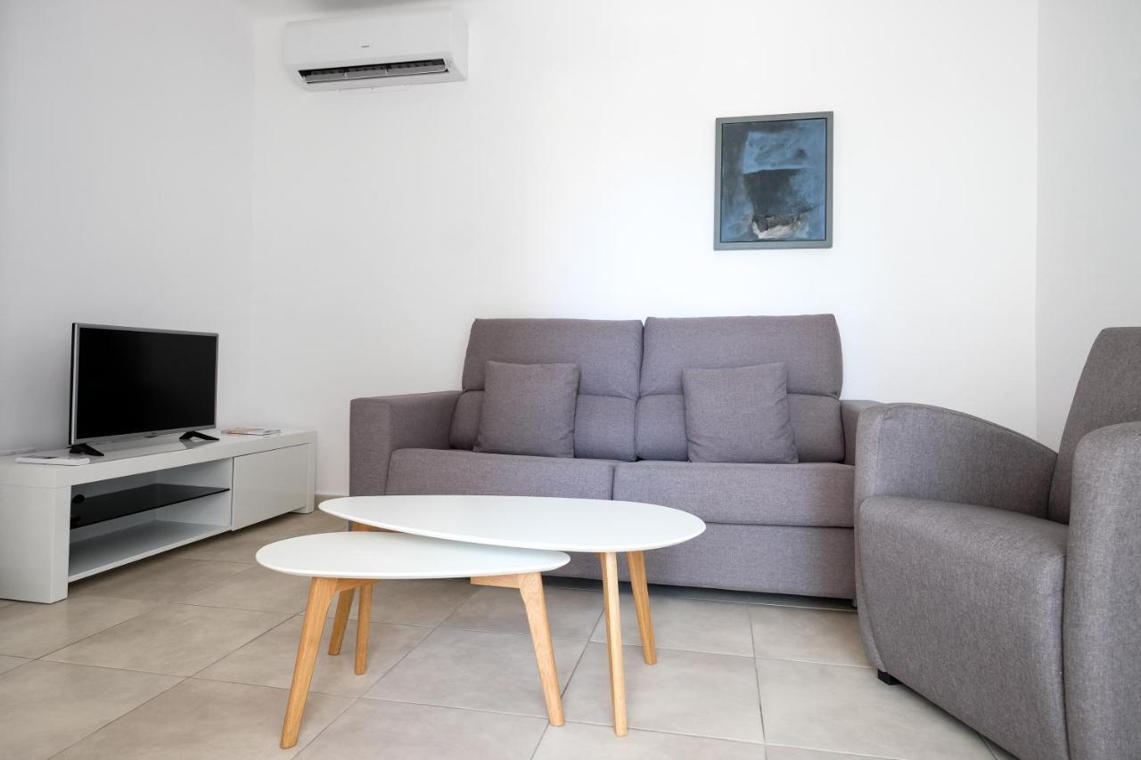 Sal Mar Suites Санта Еулалия дел Рио Екстериор снимка