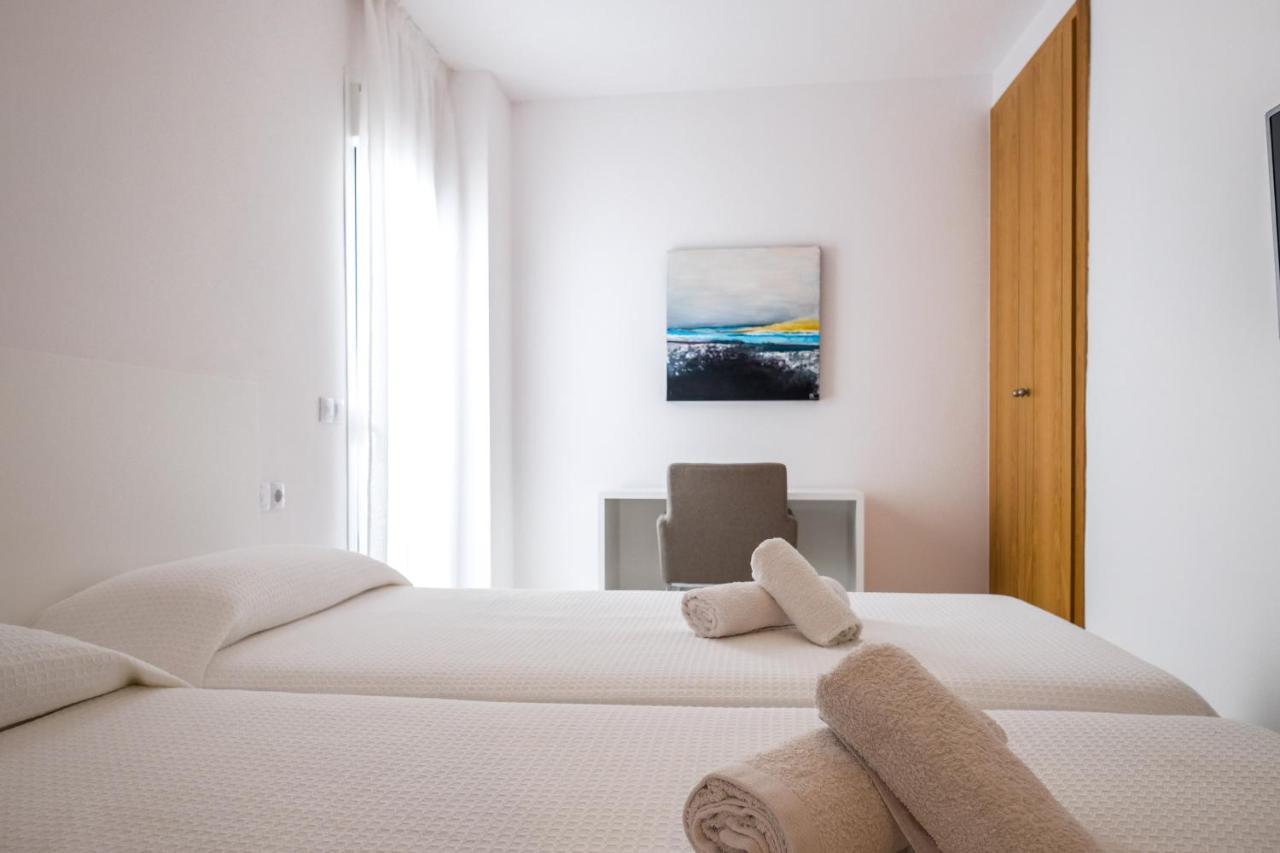 Sal Mar Suites Санта Еулалия дел Рио Екстериор снимка